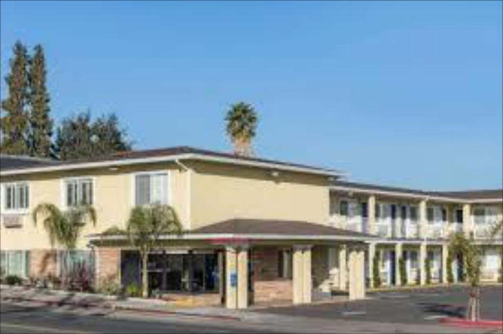 Super 8 By Wyndham Phoenix West Exterior foto